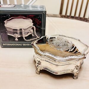 Vintage International Silver-plated Ornate Jewelry Box 6 1/4”x 5 1/4”x3” New